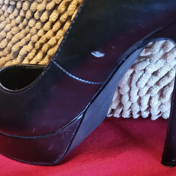 CHARMING CHARLIE black heel - Picture 9 of 14